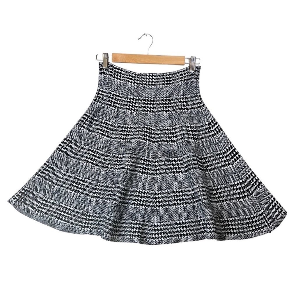 Max‎ Studio Hounds Tooth knit skater skirt size S/M